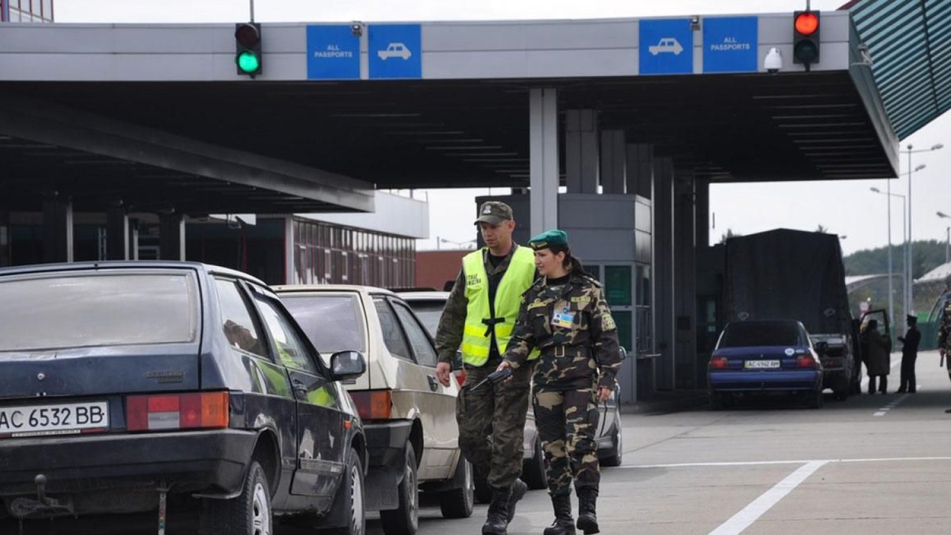 Черги на кордоні України 12 червня: найбільше авто на КПП з Польщею