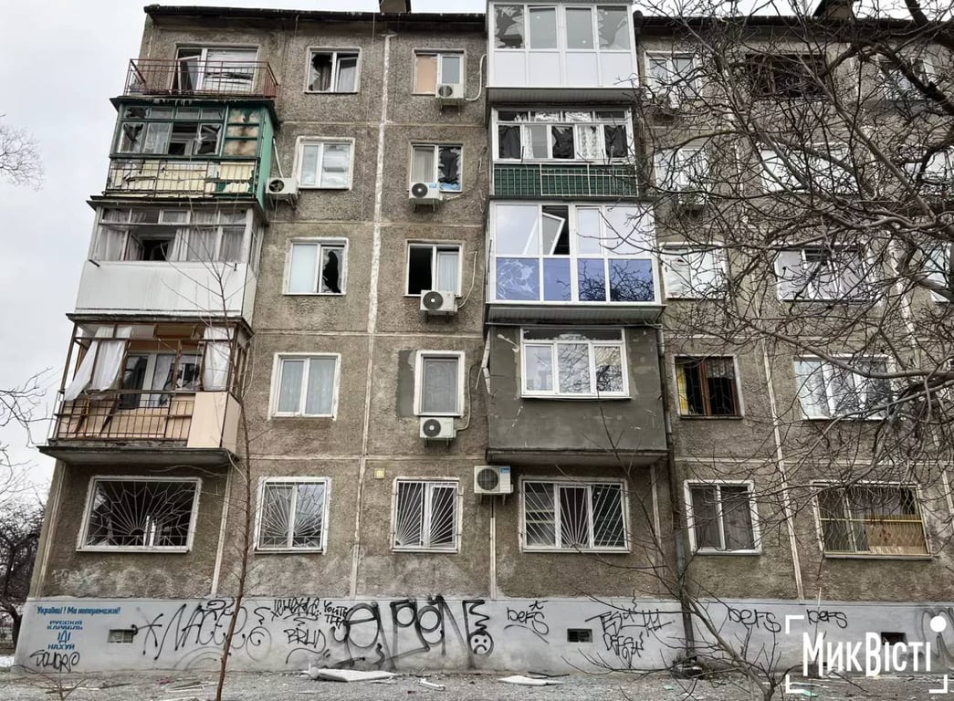 У Миколаєві дрон вибухнув на дитячому майданчику — фото наслідків - фото 4