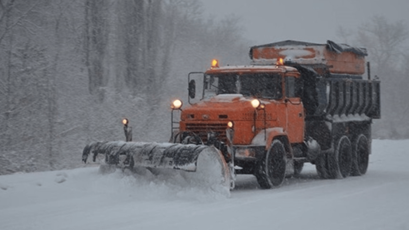 Замети до 4 метрів — Кім розповів, як Миколаївщина протистоїть сніжній бурі