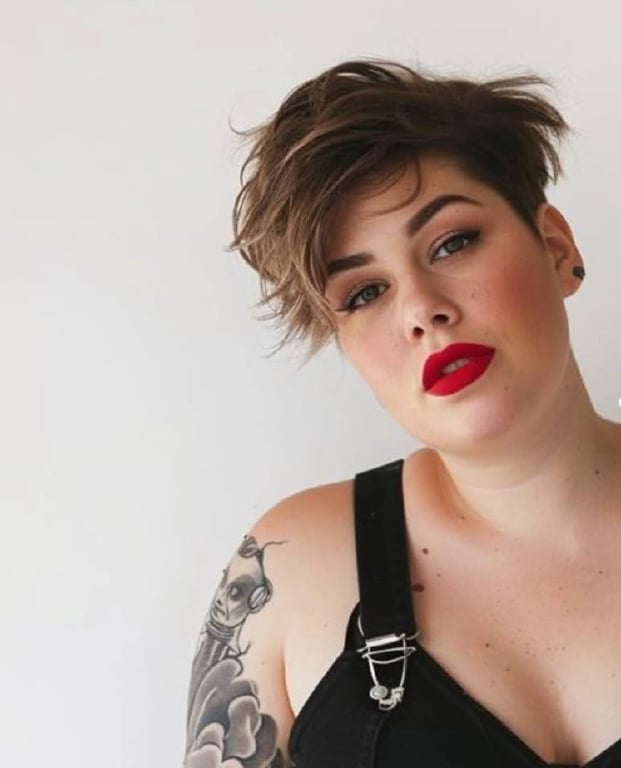 Цю стрижку роблять в різних варіаціях