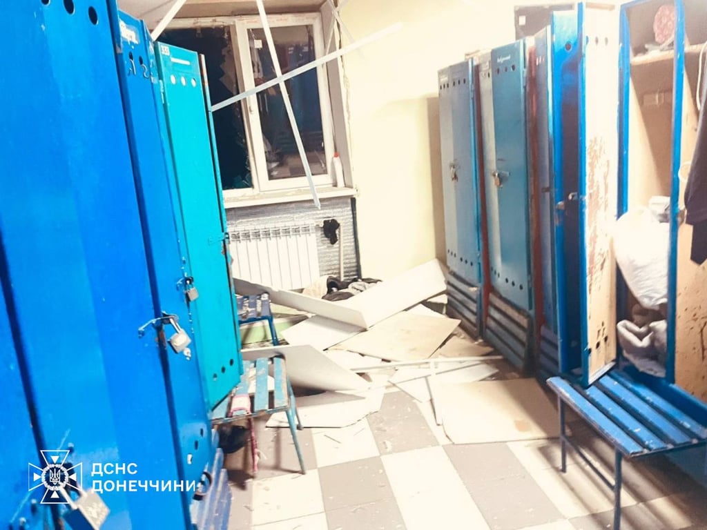 Наслідки російського удару по рятувальниках на Донеччині