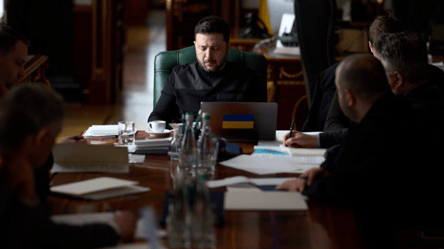 Зеленский созвонился с лидером ОАЭ из-за ситуации на Ближнем Востоке - 304x171