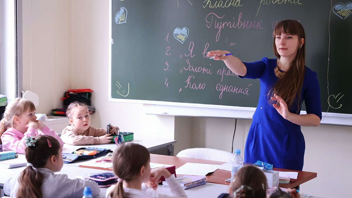Одеські школярі з осені навчатимуться у дві зміни
