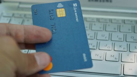 ПриватБанк уточнив правила для власників пенсійних карток — що варто знати - 290x166