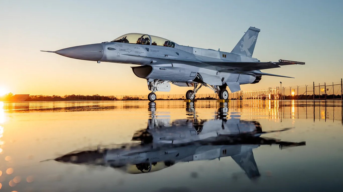 Когда Украина получит первые истребители F-16 — мнение эксперта
