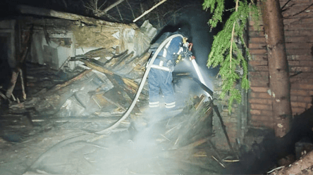 Росіяни атакували житловий будинок на Харківщині — є поранені - 285x160