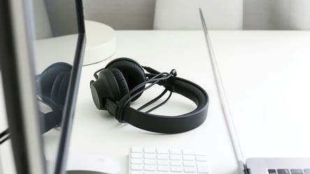 6 reasons why wired headphones beat wireless - 285x160