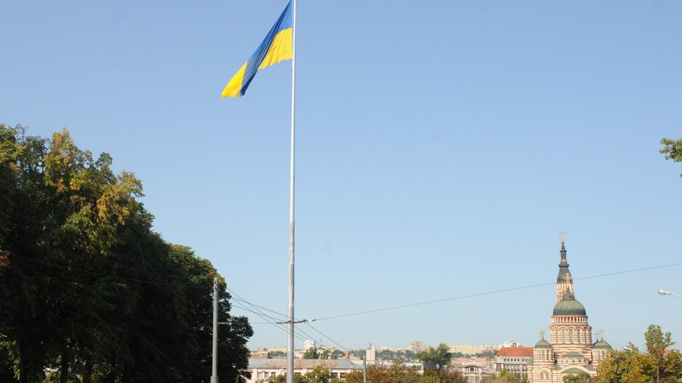 У Харкові приспустили державний прапор — що сталось