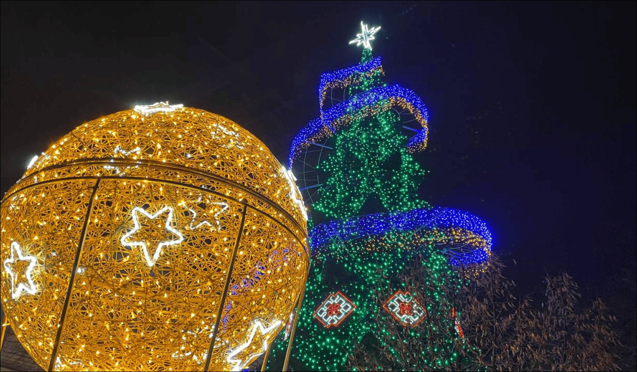 В Одессе засияла главная елка города — как это было, фото - фото 6