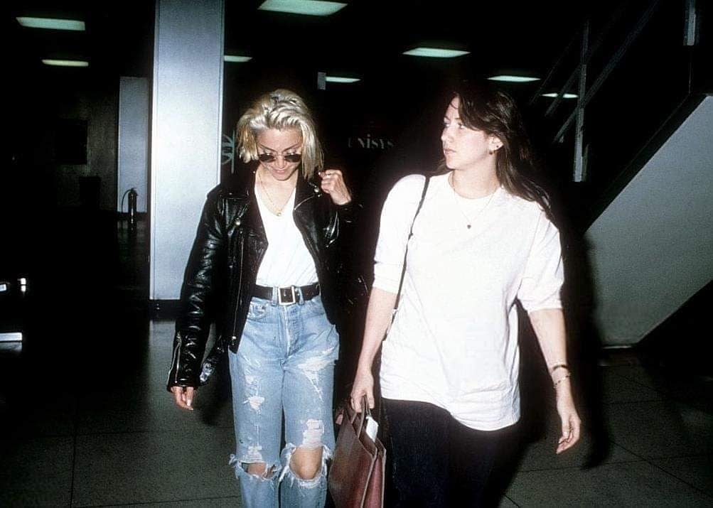 Ідеї для образу з джинсами-сигаретами