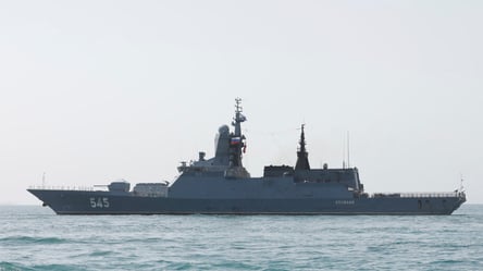 Reuters: РФ зупинила судноплавство в Азовському морі після атак - 285x160