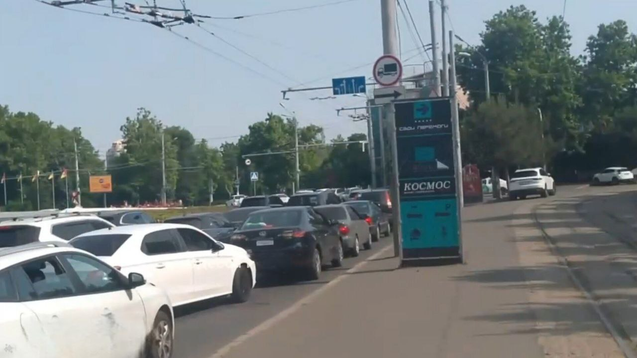 Дороги Одеси перетворилися на суцільний затор — що відомо - фото 2