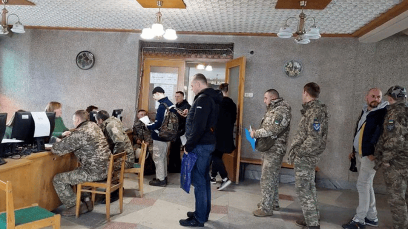 Хотят мобилизовать 30 тыс. человек — в Полтавской области ТЦК обратились в полицию