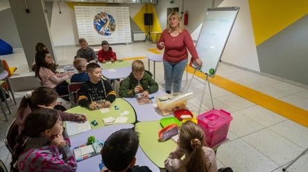 Доплаты учителям в ноябре 2025 — на что могут рассчитывать - 290x160