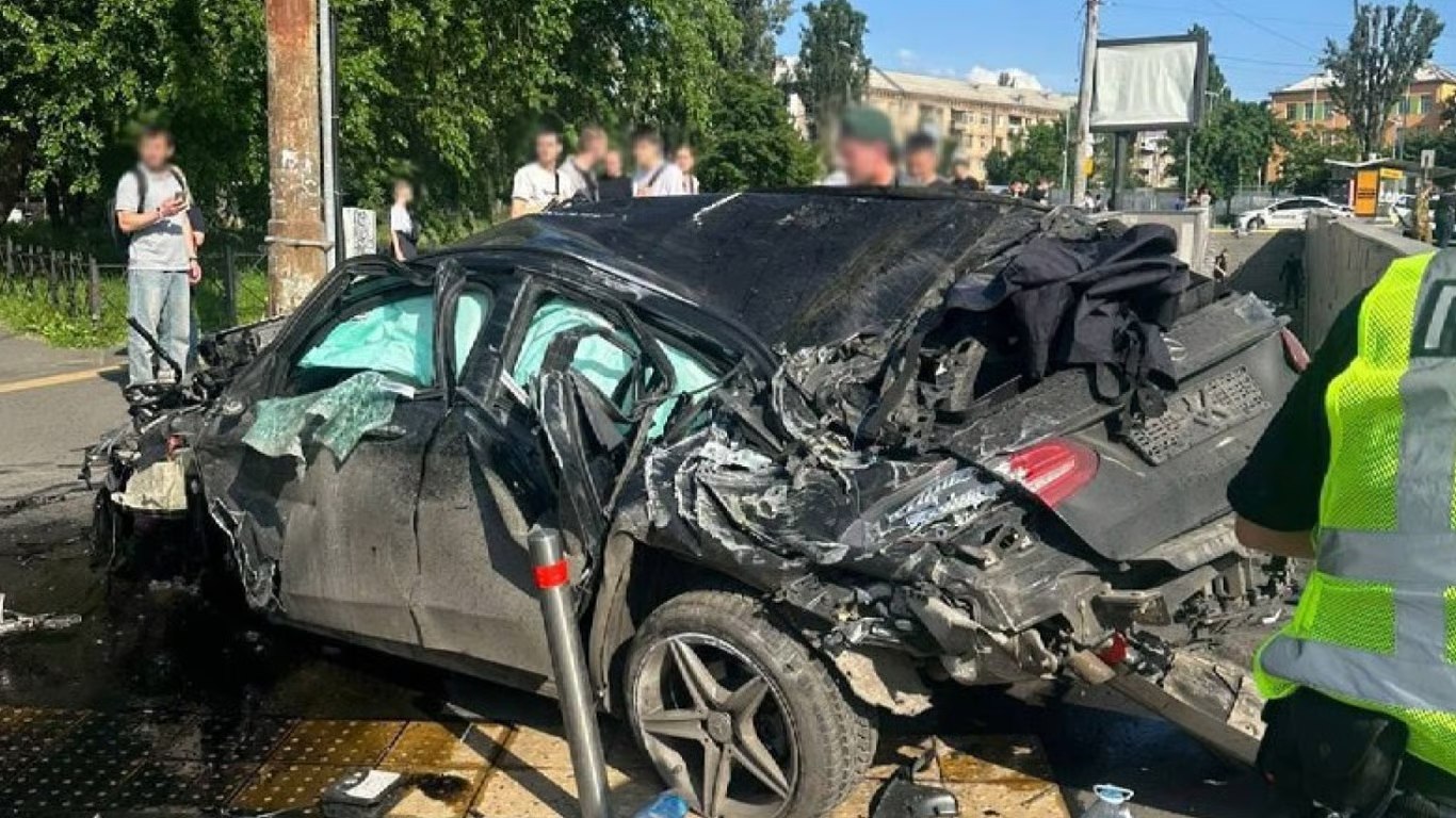 Ужасное ДТП в Киеве: перед смертельным таранным ударом автомобиль мчался со скоростью 150 км/ч