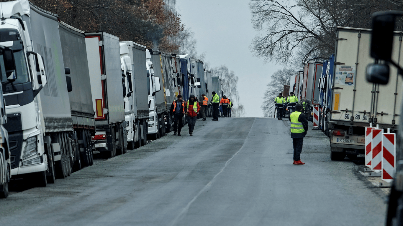 Польские перевозчики анонсировали новую блокаду границы с Украиной