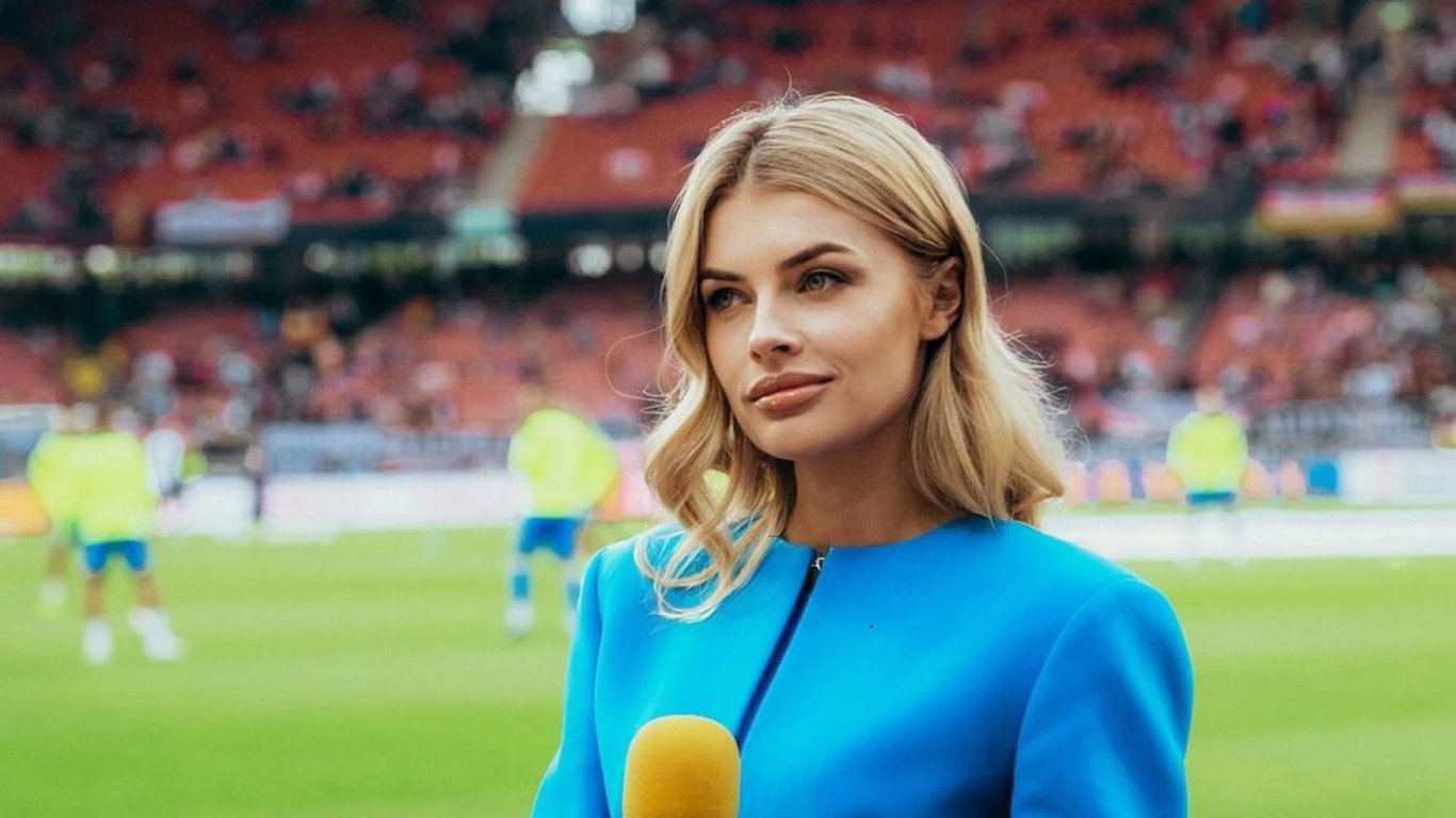 Влада Зинченко показала, как болеет за сборную Украины со старшей дочерью
