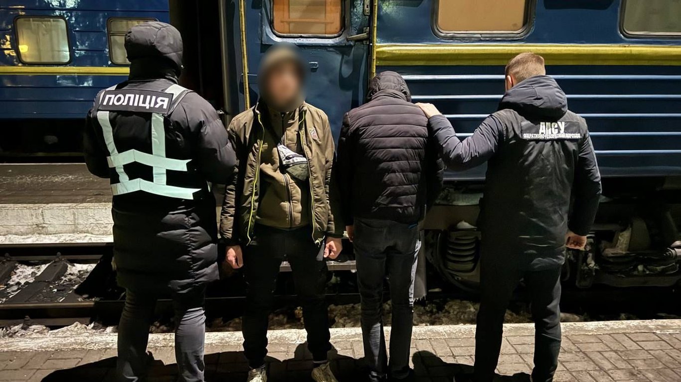 На Львівщині викрили ухилянтів після спроби втекти за кордон в обхід КПП