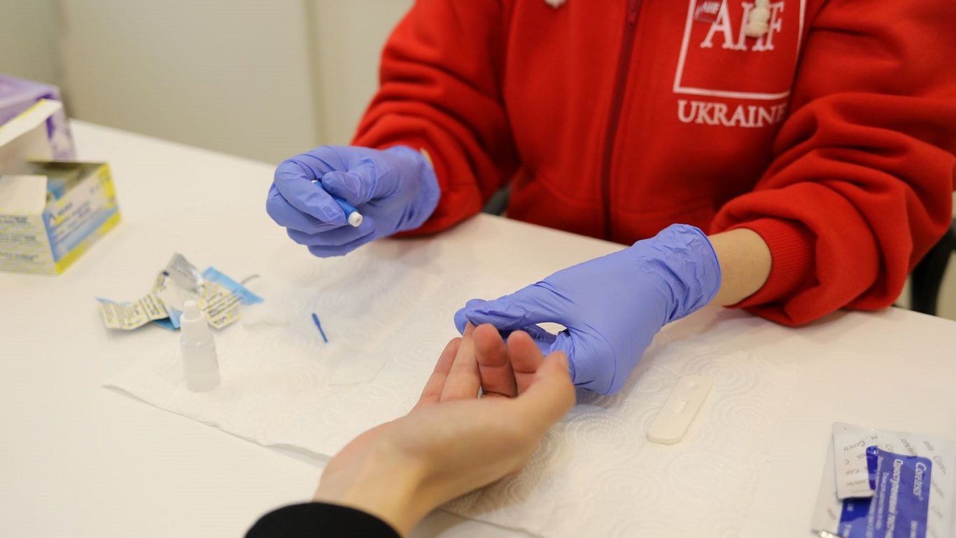За день сотні одеситів склали тест на ВІЛ та гепатит: скільки підтверджених випадків