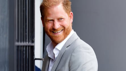 Prince Harry was gifted a traditional Ukrainian embroidered shirt - 285x160