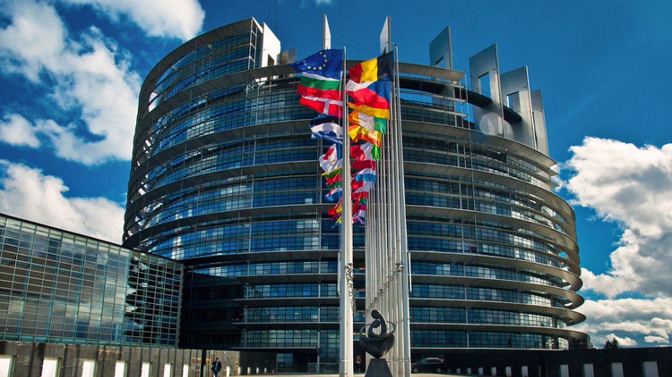Європарламент вимагає позбавлення голосу Угорщини
