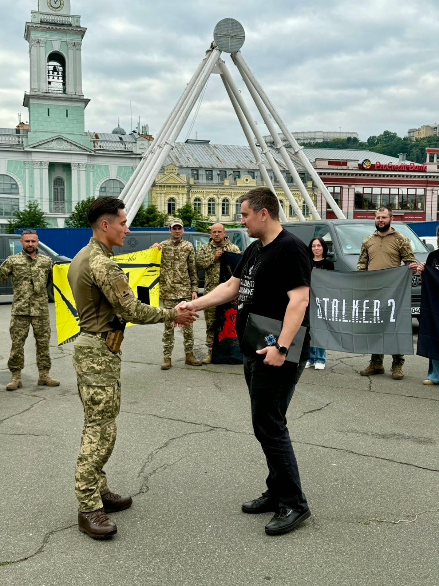 MK Foundation передав 10 мікроавтобусів воїнам 5-ї ОШБр