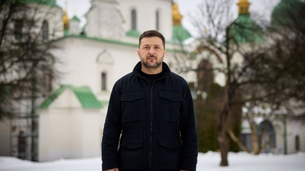 Зеленский сделал послание украинцам в годовщину войны — видео - 304x171