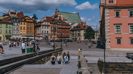 PESEL UKR і виплати: зміни для українців у Польщі з 1 вересня - 285x160