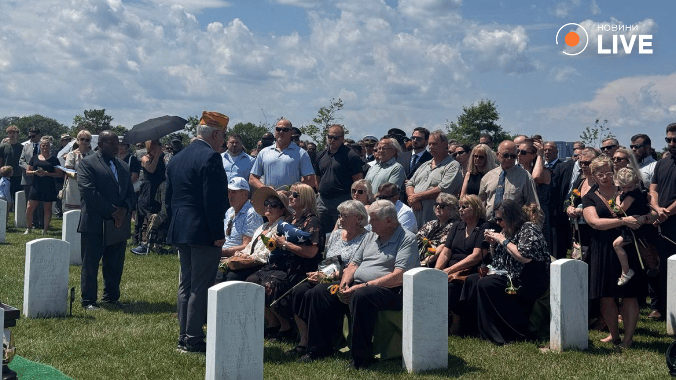 Корі Навроцкі США