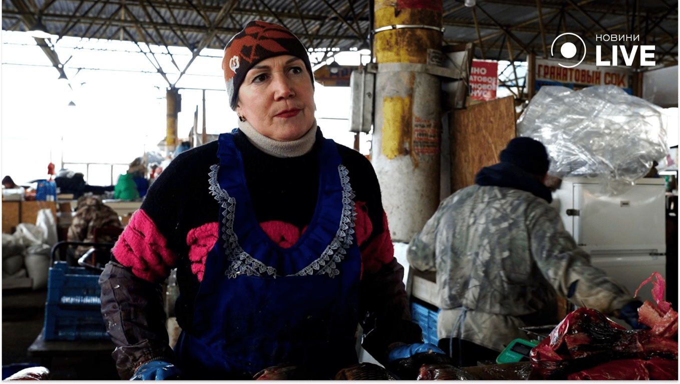 Продавчиння про покупців