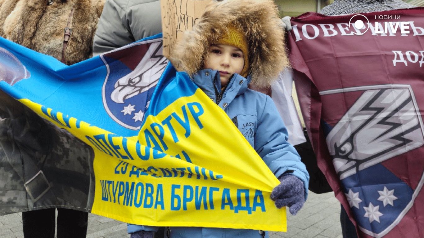 Одесити підтримали військовополонених — акція на Дерибасівській - фото 5