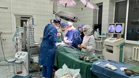 Одесские врачи провели уникальную операцию на сердце ребенка с пулевым ранением - 285x160