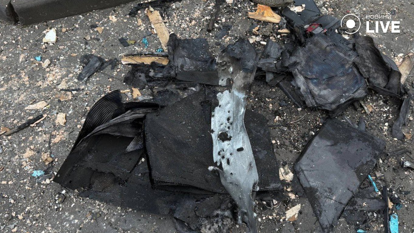 Наслідки удару по автосалону в Одесі