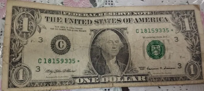 Такі долари можуть бути в кожного — які купюри принесуть дохід - фото 1