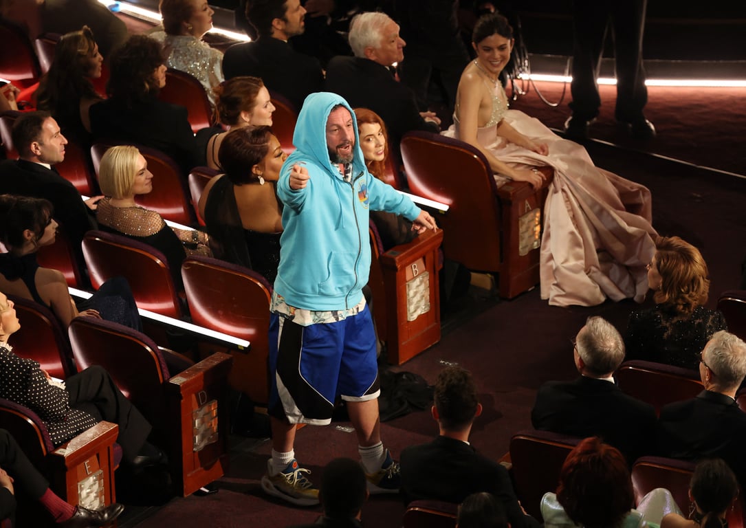 Адам Сендел на Оскарі 2025 - фото