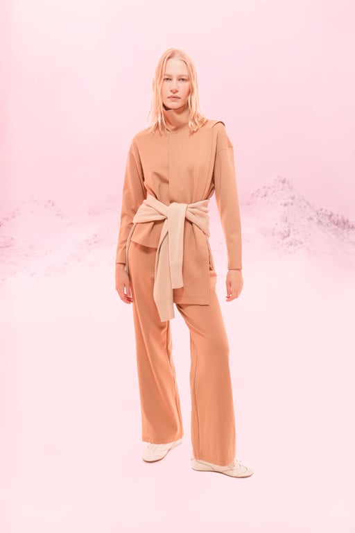 Модель у вбранні з нової колекції Андре Тана. Фото: менеджмент дизайнера.