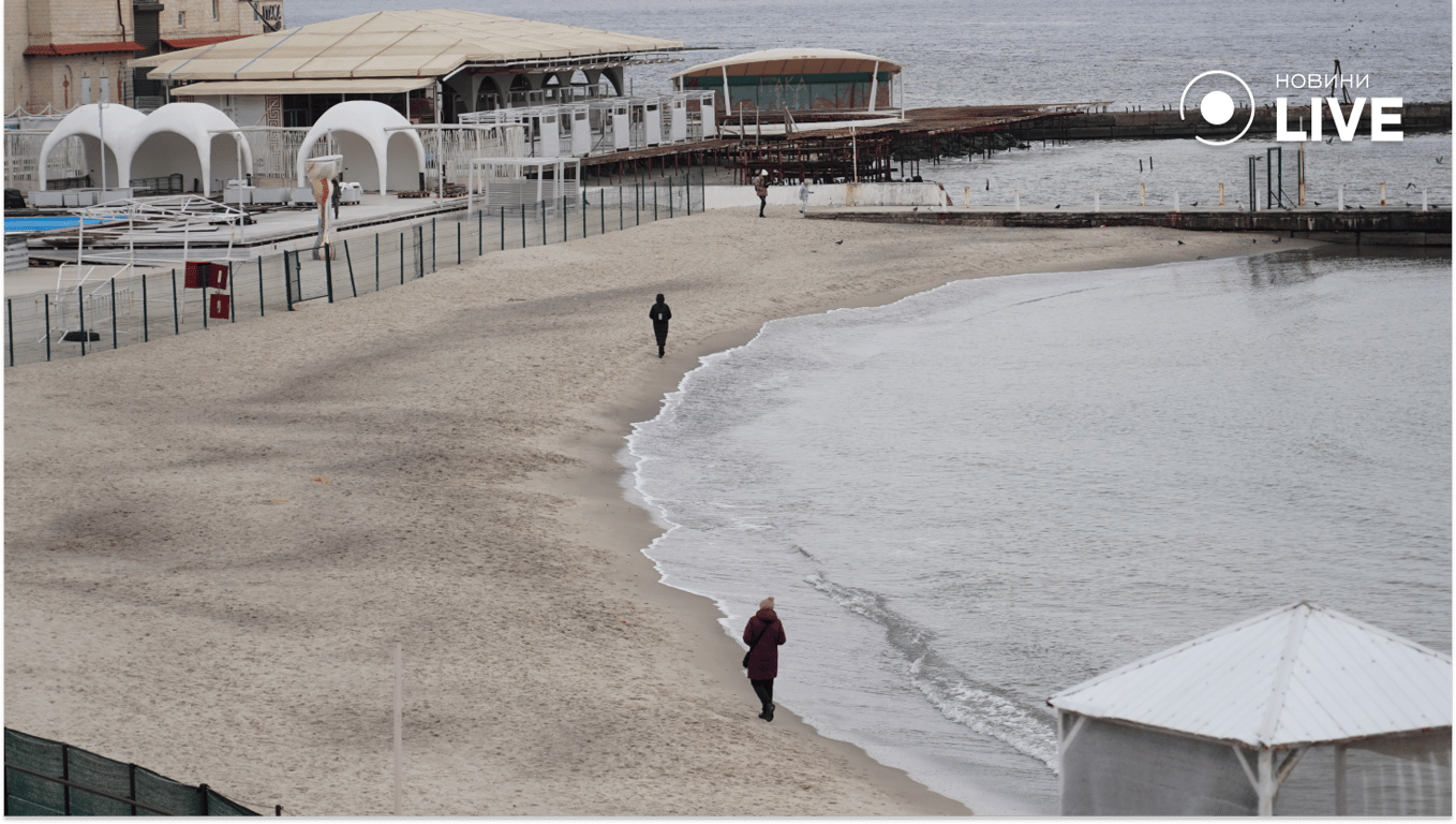 Розважальні заклади на одеському узбережжі. Фото: Новини.LIVE/ Юлія Браславська 