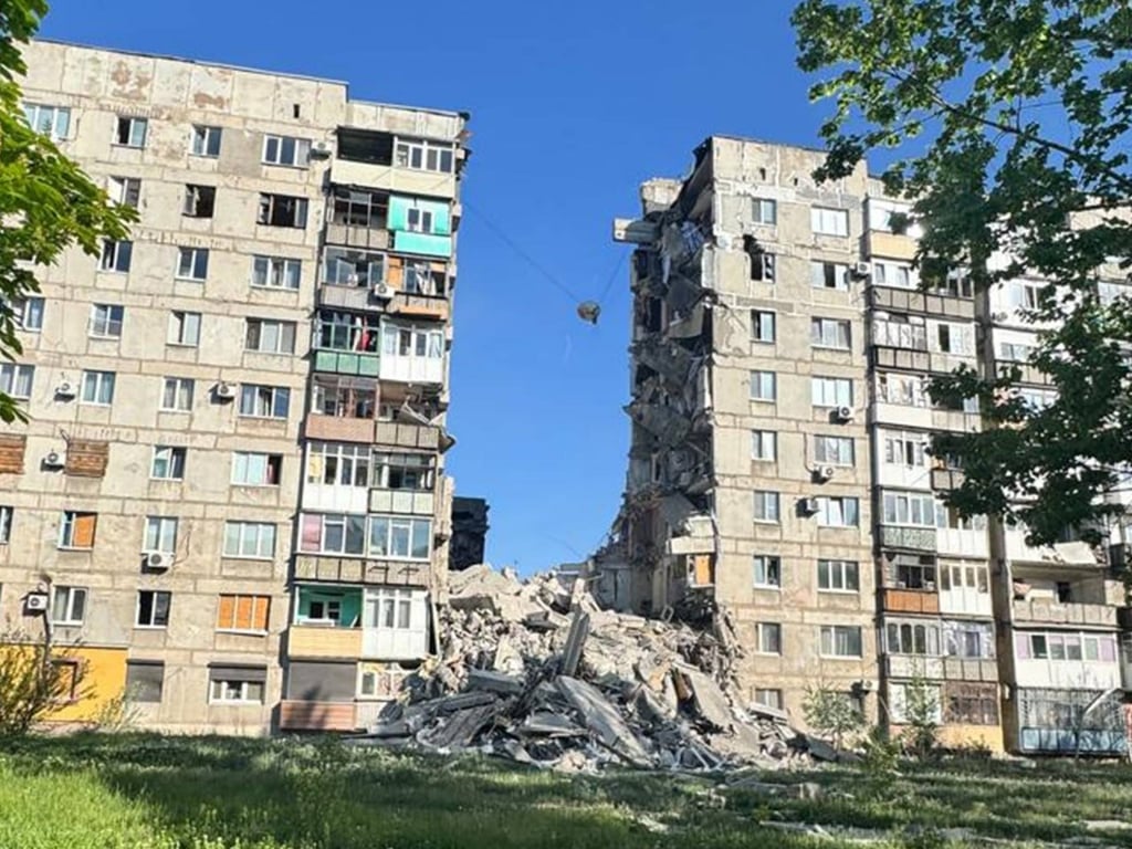 Окупанти вбили чоловіка, його дружина поранена: обстріл Новоекономічного