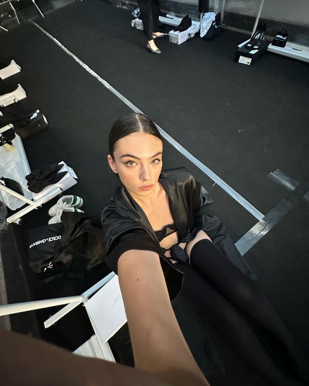 Донька Моніки Белуччі похизувалась підтягнутим тілом у відвертому спідньому - фото 1