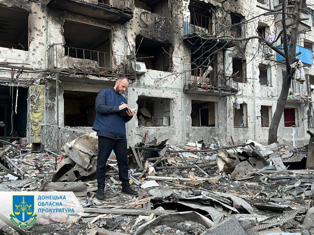 У Добропіллі фіксують наслідки ракетної атаки 8 березня