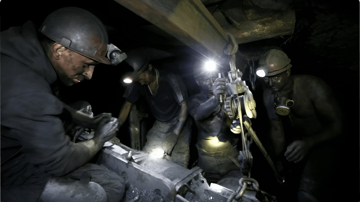 В Украине заключенные начали работать шахтерами
