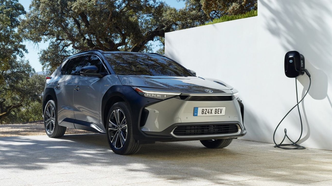 Toyota випустить батареї з запасом ходу 1200 км для електрокарів вже у 2027 році