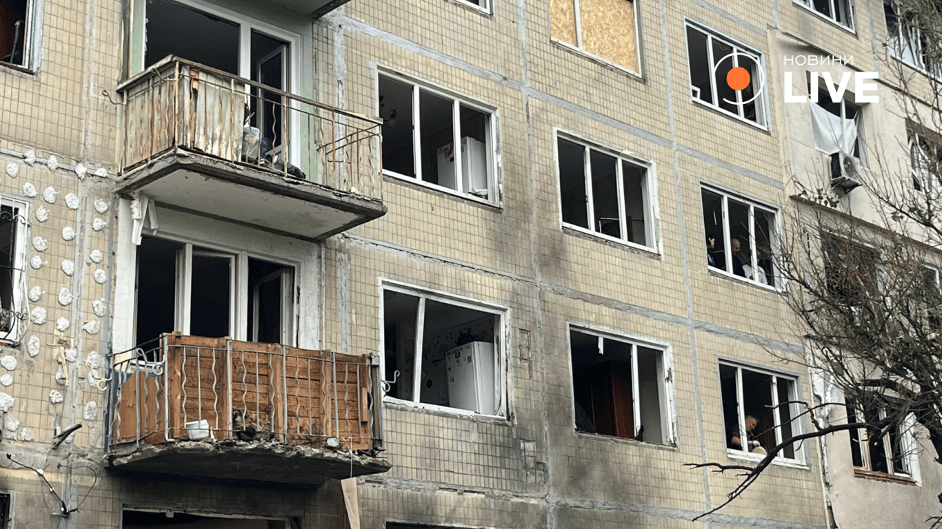 У Києві РФ вдарила по 5-поверхівці: фото наслідків - фото 1