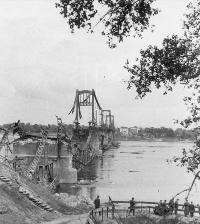 Подразделения НКВД взорвали мост Евгении Бош в Киеве в 1941 году