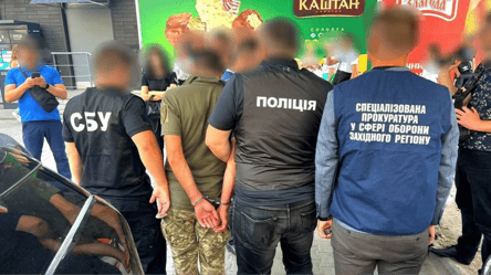 В Хмельницкой области "военкома" задержали на взятке в размере 4500 тыс. долларов - 285x160