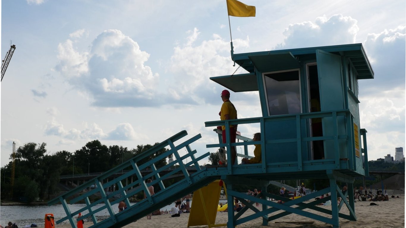 Власти Киева закупят песка для закрытых пляжей на 6,5 млн грн — данные Prozorro