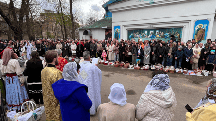 Одеса святкує Великдень: біля храмів утворилися великі черги - 290x166