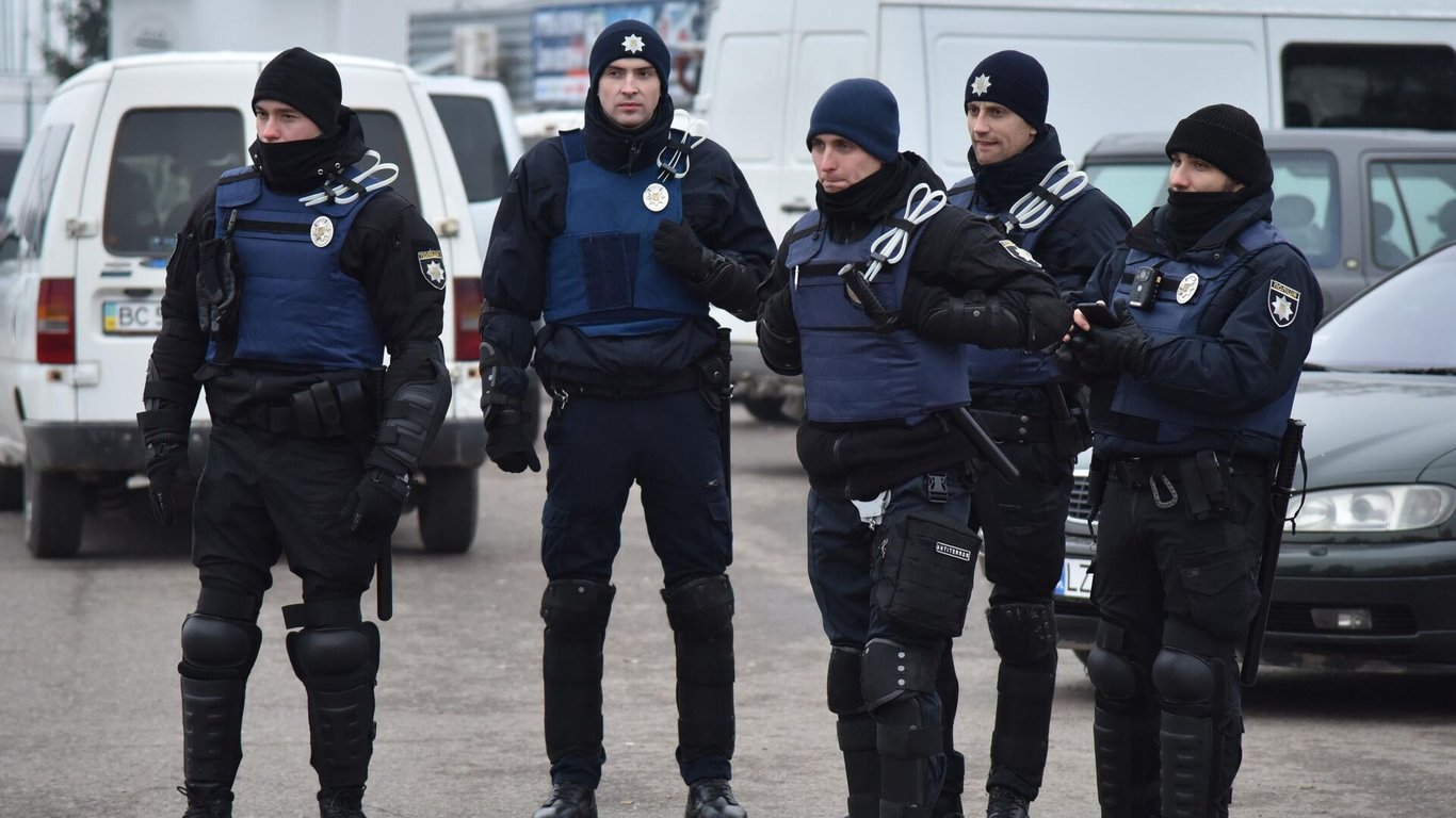 Сотрудники правоохранительной службы Украины