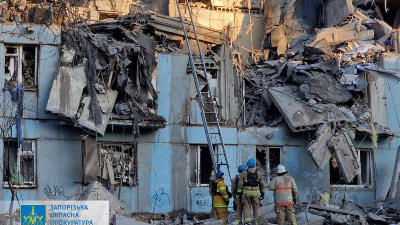 ​​​​​​​Нічний ракетний удар по багатоповерхівці в Запоріжжі: зросла кількість загиблих