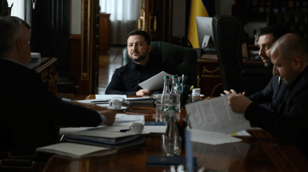 Зеленський провів нараду напередодні візиту представників США - 290x160